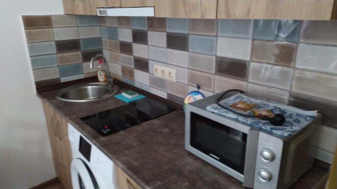 Квартира у моря с двумя балконами Батуми Экстерьер фото